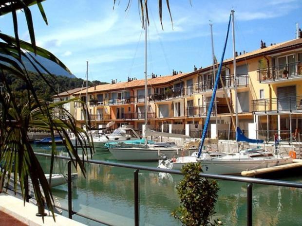 Superbe Appartement Dans La Marina Du Bouveret Port-Valais Экстерьер фото